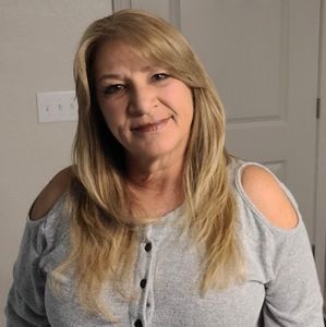 Meet your Posher, Lynn